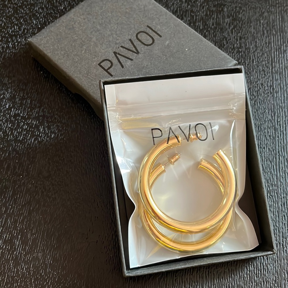 New Pavoi Gold Hoop Earrings